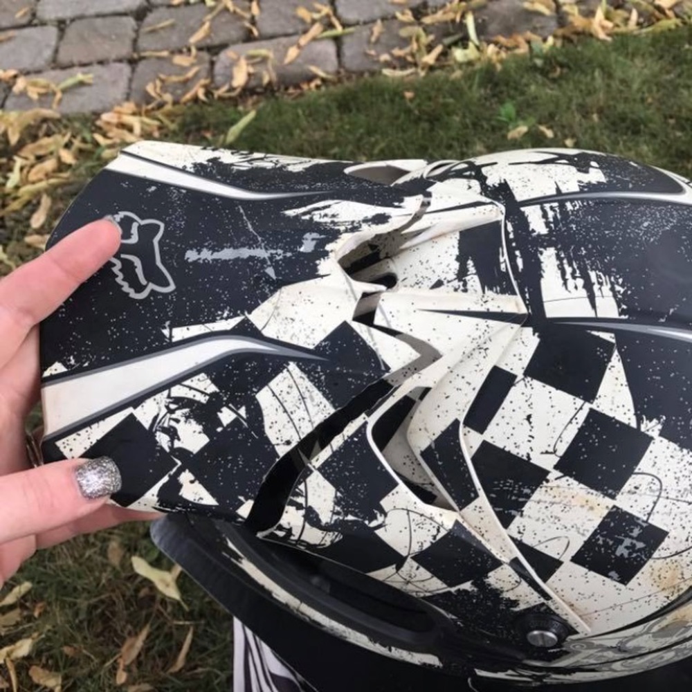 ❌SOLD❌EUC FOX dirt bike helmet - Picture 4 of 4